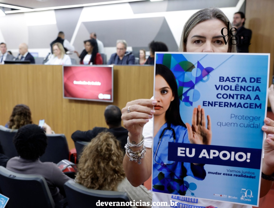 Agressões contra profissionais da enfermagem são tratadas como questão de saúde pública em Minas.